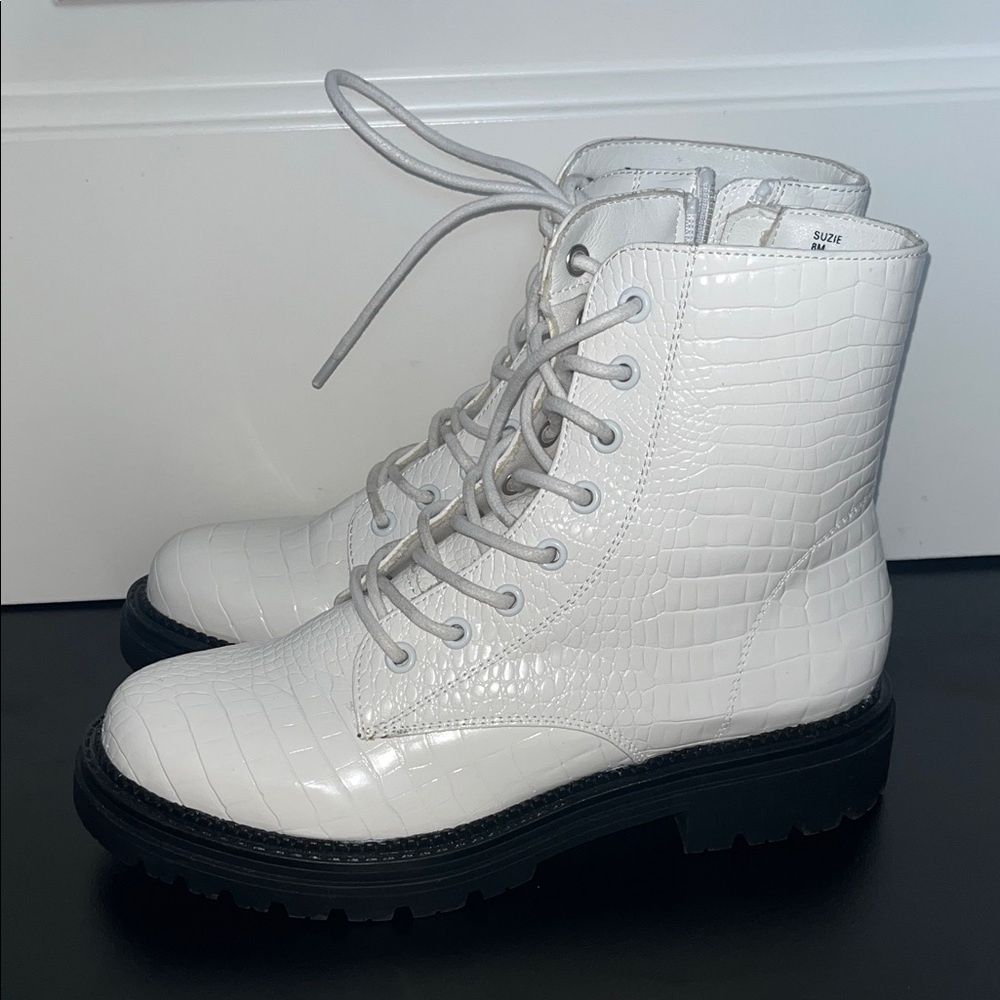 Coconuts by Matisse White Croc-Embossed Moto Boots